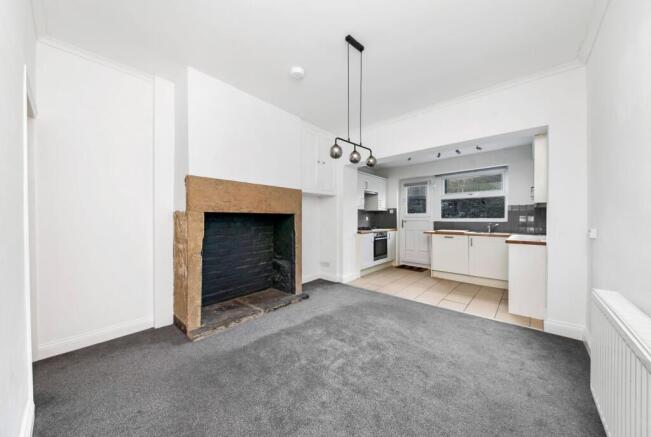 OPEN-PLAN DINING KITCHEN