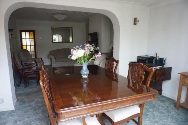 Lounge/Dining Room