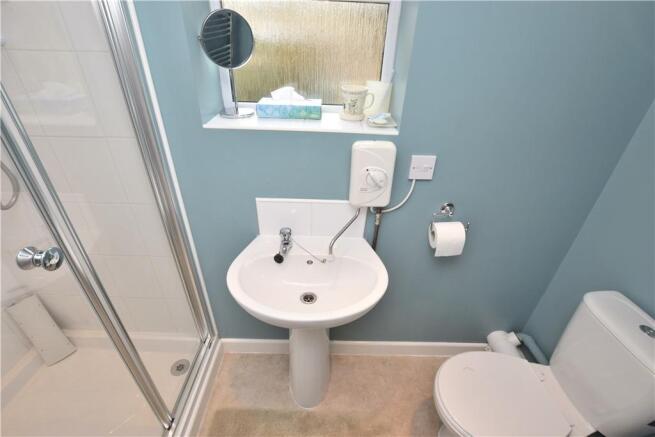 STUDIO - SHOWER ROOM
