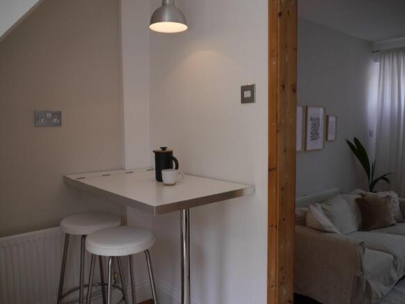 1 bed Terraced to rent Image 4