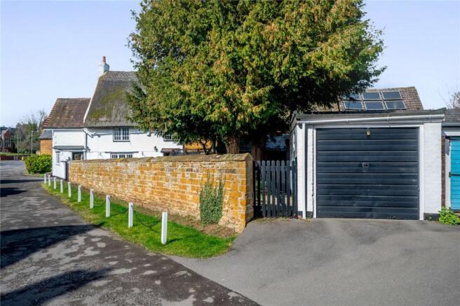 Garage & Parking