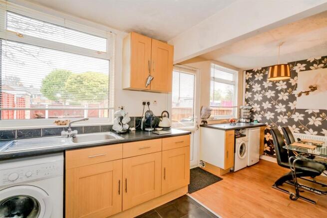 Mossley Close, Walsa