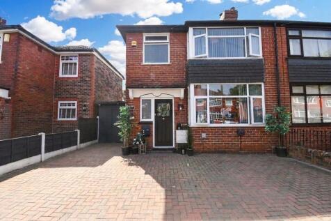 Gillingham Road, Eccles, M30