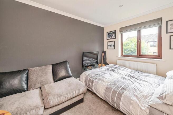 4 bed Detached for sale Image 12