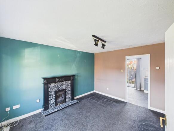 3 bed Semi-Detached for sale Image 4