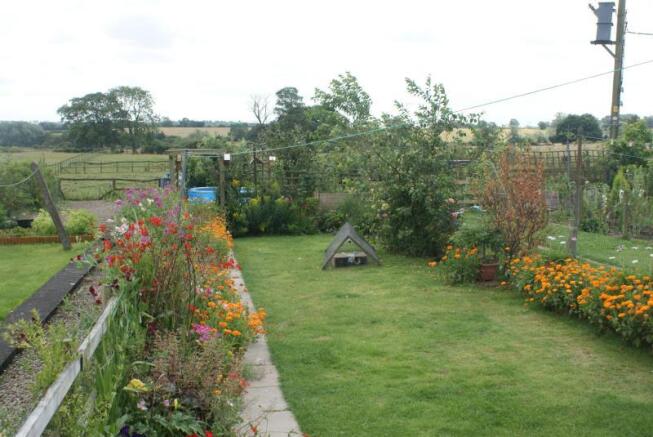 24 Evenwood Gate GARDEN 005