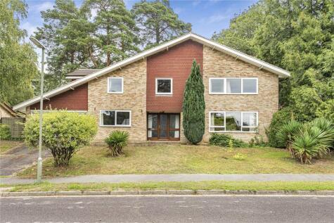 Rozeldene, Hindhead, Surrey, GU26