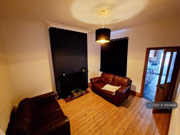 3 bed Terraced to rent Image 6
