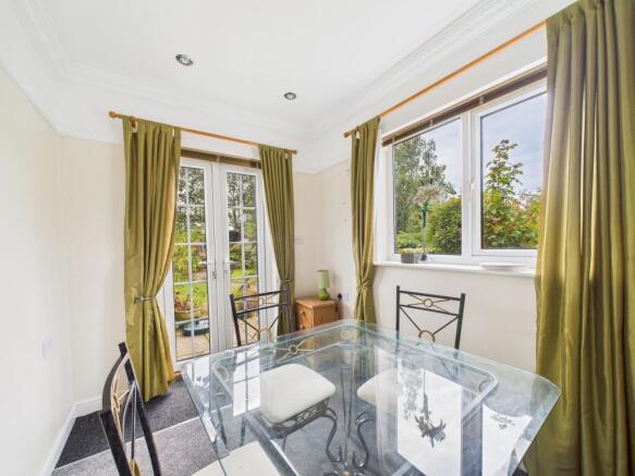 3 bed Semi-Detached for sale Image 11