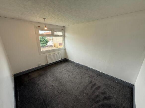 3 bed Terraced to rent Image 6