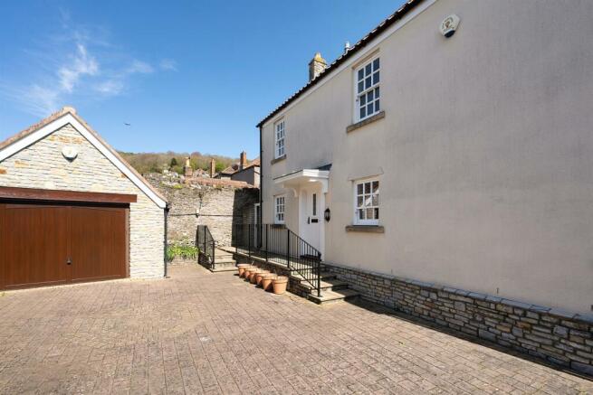 Charter Court - Image 5.jpg