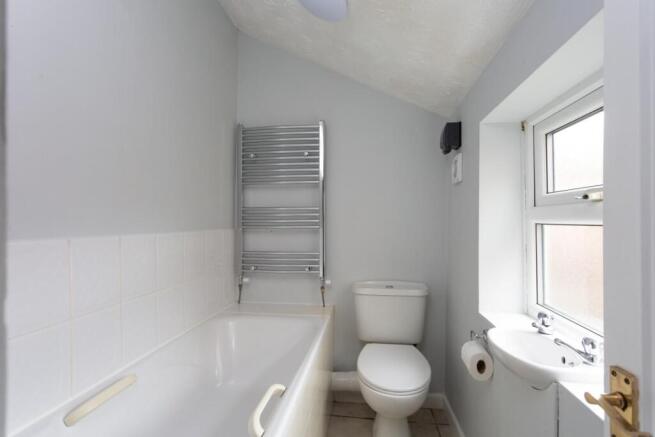 3 bed Terraced for sale Image 5