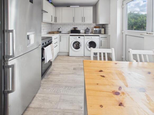 Edwinstowe Road, Oakwood photo 4