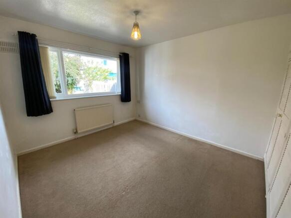 2 bed Semi-Detached Bungalow for sale Image 7
