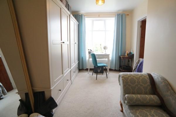 Dressing Room To Bedroom 1