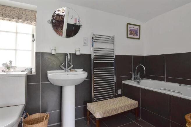 En-Suite Bathroom