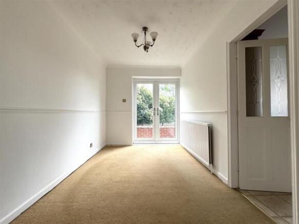 3 bed Semi-Detached for sale Image 9