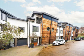 5, Francis Bentley Mews, London SW4 0EG