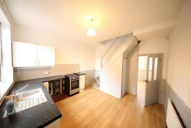 2 bed House to rent Image 5