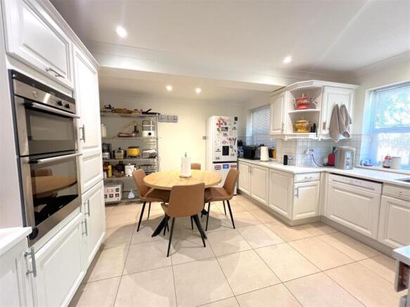 kitchen .jpeg