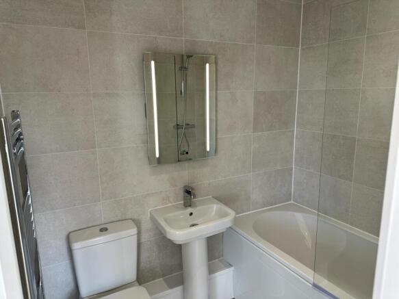 2 bed House to rent Image 7