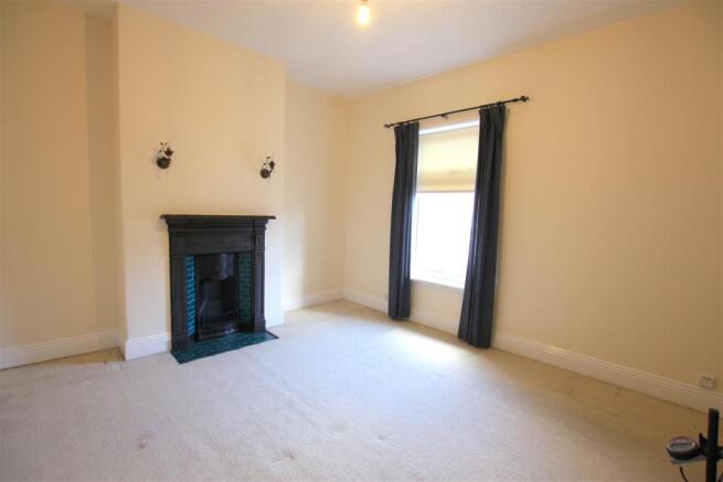 Bedroom 1 ().JPG