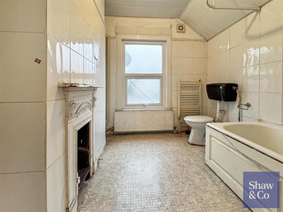 Bathroom..jpeg