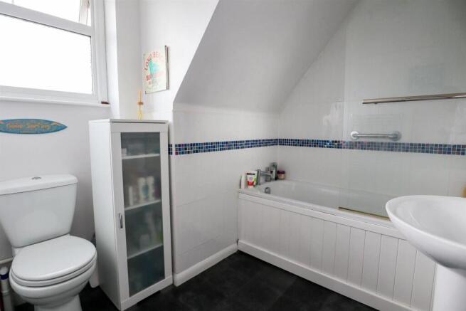 Bathroom.jpg