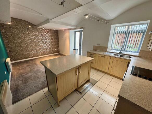2 bed Apartment for sale Image 2