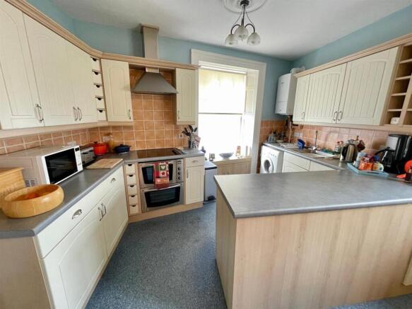 Spacious Kitchen/Dining Room