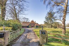Farm End, Dairy Lane, Crockham Hill TN8 6RA