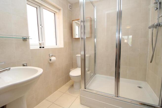 EN SUITE SHOWER ROOM