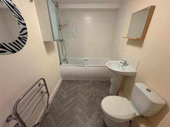 2 bed Apartment for sale Image 9