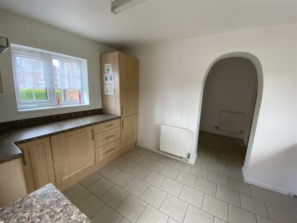 Kitchen: