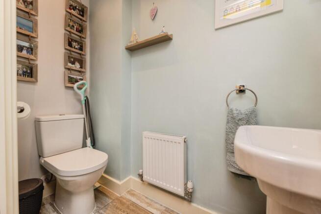 3 bed Semi-Detached for sale Image 9
