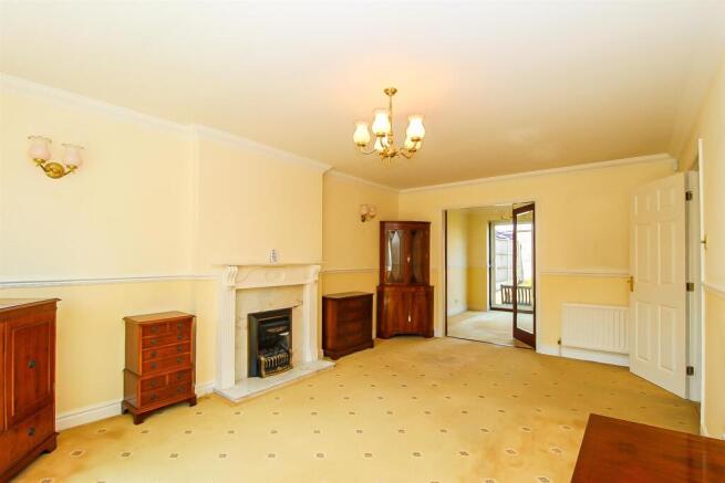 3 bed Detached for sale Image 6