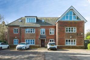 Flat 2, 131 Cranbourne House, Bassett Avenue, Southampton SO16 7EP