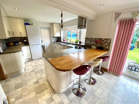 3 Oakfield Kitchen DI .jpeg