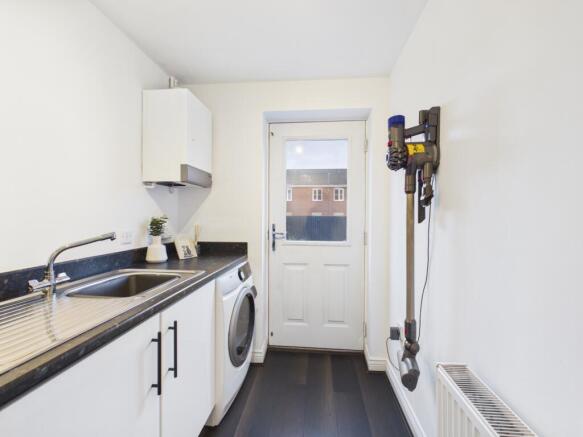 CAM03729G0-PR0253-STILL002