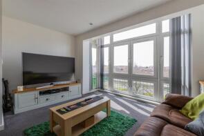 25, Amalfi House, Ffordd Garthorne, Butetown, Cardiff CF10 4DA