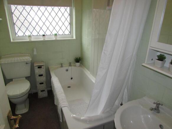 RossingtonSt69bath2.JPG