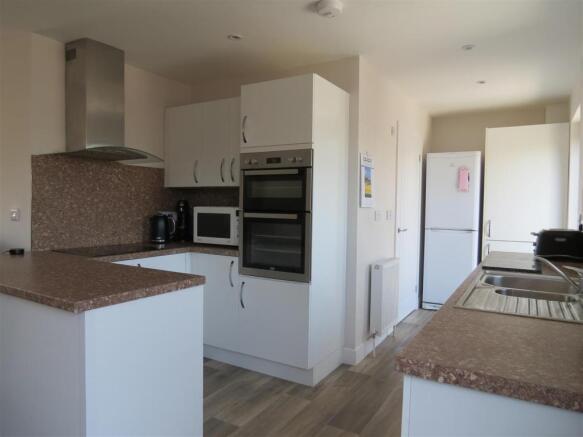 Kitchen Area: