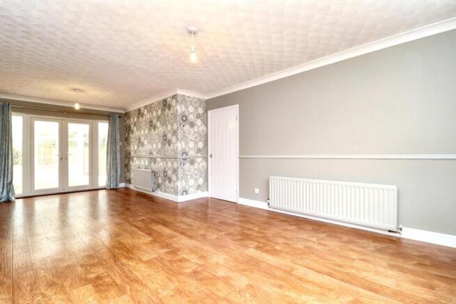 3 bed Semi-Detached for sale Image 4