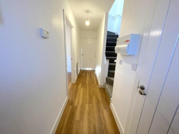3 bed Semi-Detached to rent Image 8