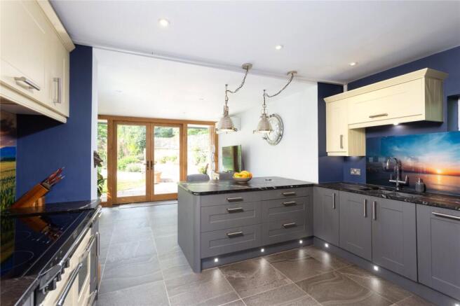4 bed Detached for sale Image 5