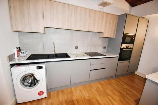 2 bed Apartment to rent Image 6