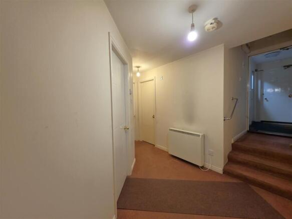 2 bed Apartment for sale Image 11