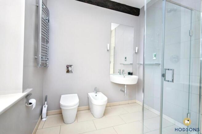 5 bed Semi-Detached for sale Image 9