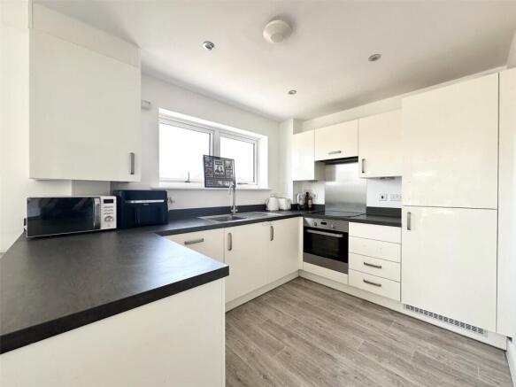 Flint Rise, Castle Hill, Ebbsfleet Valley, Swanscombe, DA10 photo 4