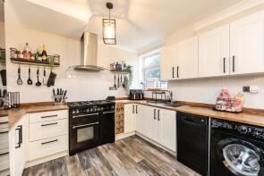 13, Pinders Garth, Knottingley WF11 8JS